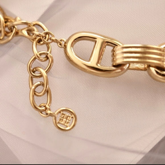 Givenchy Vintage Chunky Gold Plated Chain Link Necklace, Like New! - Picture 9 of 10